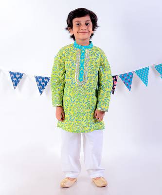 Green kurta and pyjama with blue printed nehru jacket ethnic set 5