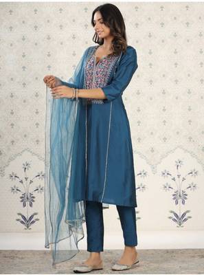 Blue Embroidered Work Chanderi Viscose Fabric Straight Kurta, Pant and Dupatta Set 5