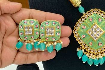 Hasli necklace set with matching earrings meenakari work, kundan stones, gold polish, adjustable drawstring 2