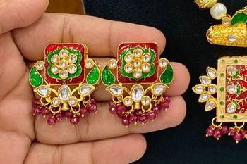 Hasli necklace set with matching earrings meenakari work, kundan stones, gold polish, adjustable drawstring 2
