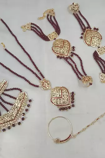 Neacklesh  set moti  kundan