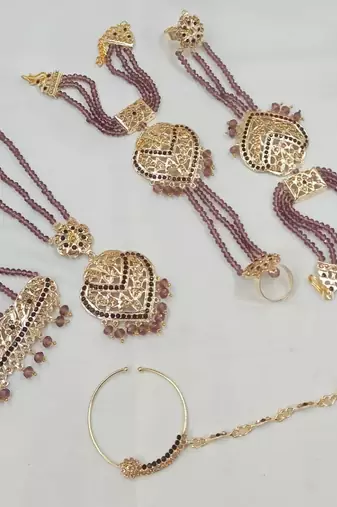 Neacklesh  set moti  kundan