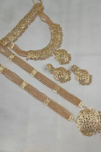 Neacklesh  set moti  kundan