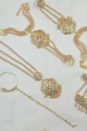 Neacklesh  set moti  kundan