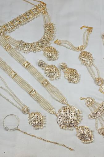 Neacklesh  set .moti  ,kundan