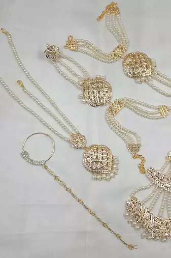 Neacklesh  set moti  kundan