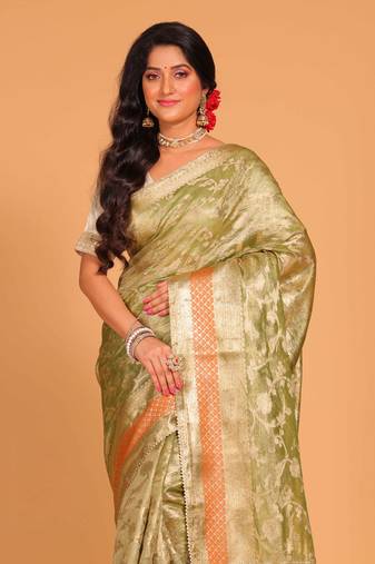 Crush tissue silk saree(green)
