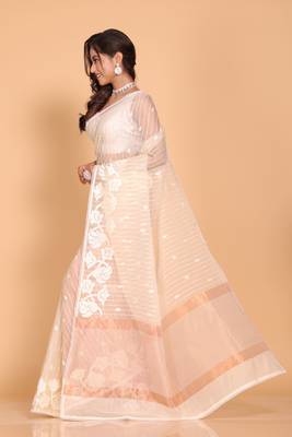 Orzanga stripe embroidery saree (beige) 3