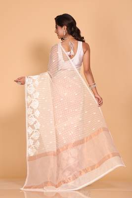 Orzanga stripe embroidery saree (beige) 4