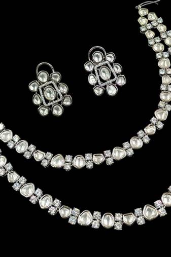 Neacklesh  set .moti  ,kundan