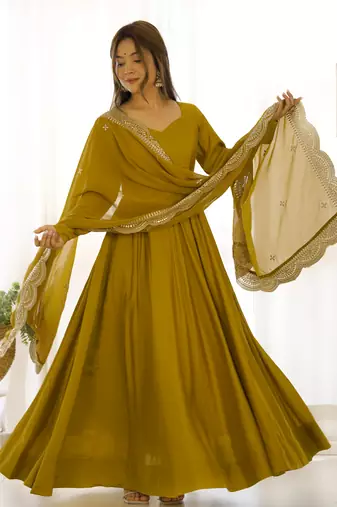 Roman Silk Chanderi Fabric Fully Flair Gown With Dupatta And Pent