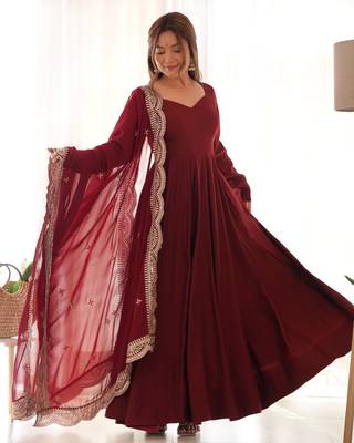 Roman Silk Chanderi Fabric Fully Flair Gown With Dupatta And Pent 2