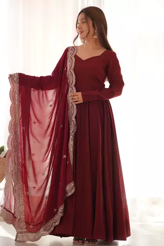 Roman Silk Chanderi Fabric Fully Flair Gown With Dupatta And Pent