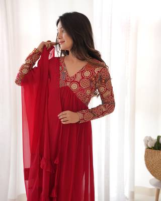 Naira Alia Cut Fit Embroidery Kurta With Dupatta And Pent 4