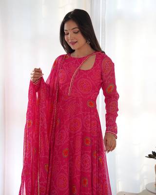 Lightweight Chiffon Bandhej Print Fully Flair Gown With Dupatta And Pent 4