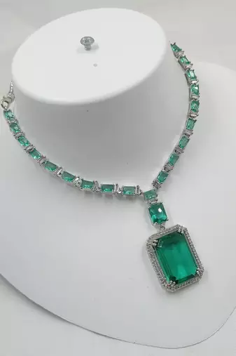 Neacklesh  set moti  kundan
