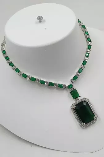 Neacklesh  set moti  kundan