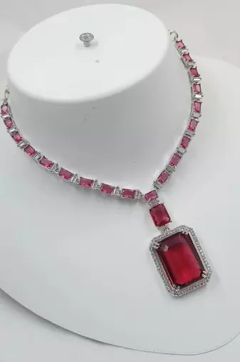 Neacklesh  set moti  kundan