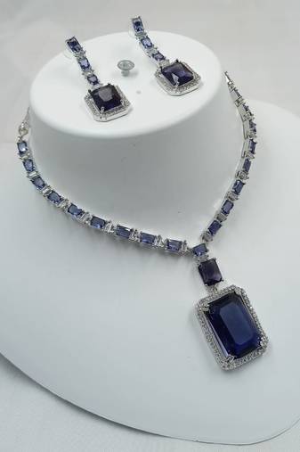 Neacklesh  set .moti  ,kundan