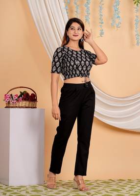 Women's Cotton Floral Printed Regular Blouse Black 2