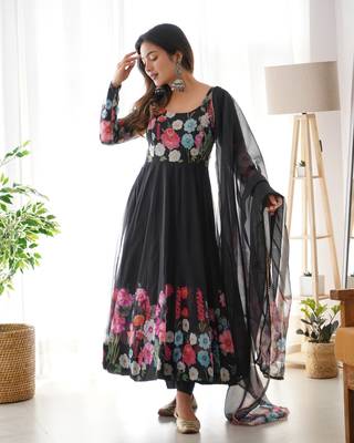 Floral Printed Organza Anarkali Kurta With Cotton Silk Pant And Dupatta 2