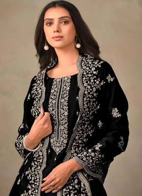 Black organza resham embroidery straight suits 4