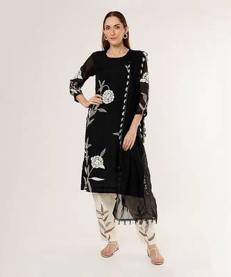 Black embroidered kurta set 1
