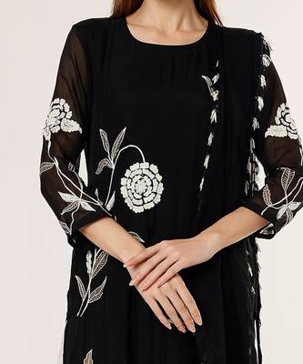 Black embroidered kurta set 4