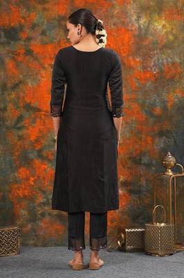 Radhika - black suit set 4