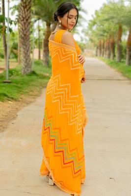 Light Orange Georgette Chevron/Zig Zag Print Lace Border Saree With Unstitched Blouse Piece 3