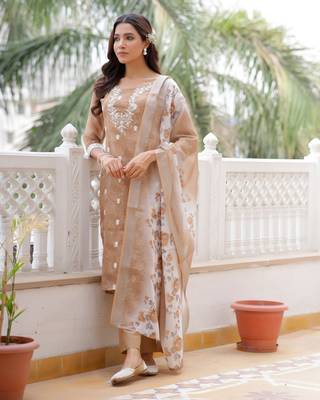 Vaasva women brown linen kurta embroidered kurta set with solid pants & dupatta 3