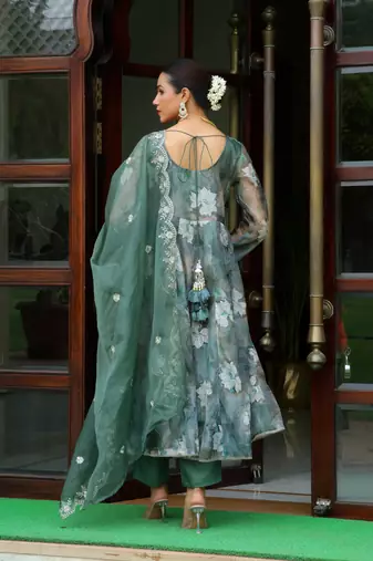 Vaasva women green  embroidered anarkali kurta with solid pant & dupatta