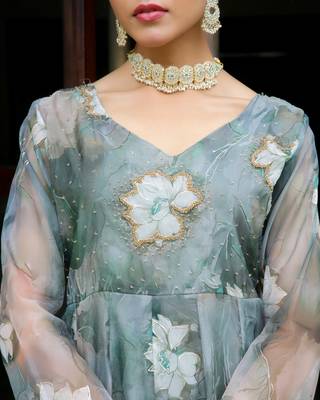 Vaasva women green  embroidered anarkali kurta with solid pant & dupatta 5