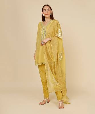 Kurta with mirror work and foil dupatta 1