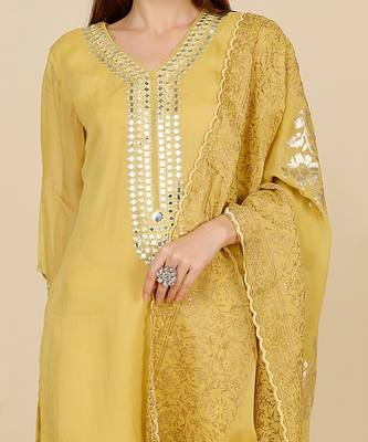 Kurta with mirror work and foil dupatta 4