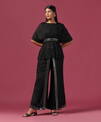 Black crepe emroidery kurta set 1