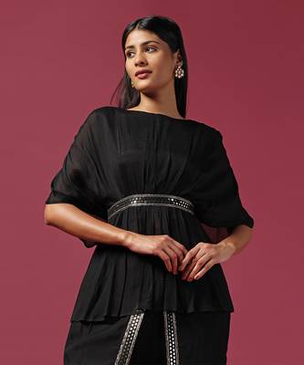 Black crepe emroidery kurta set 2