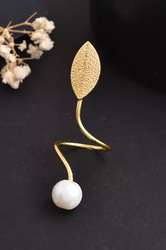 White pearl & gold plated adjestable ring