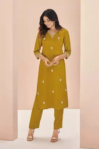 Elegant mustard kurti trousers set with handwork