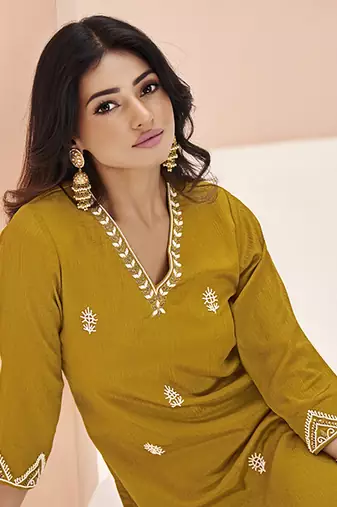 Elegant mustard kurti trousers set with handwork
