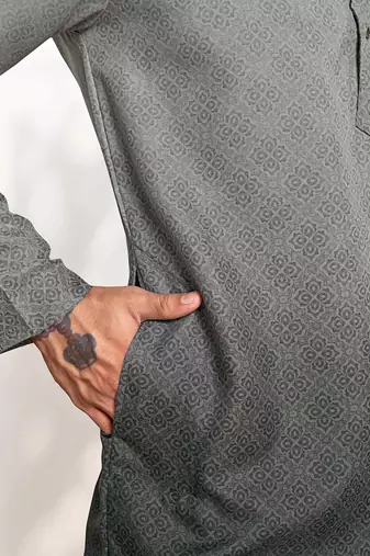 Vardha men's cotton print shaded stitched kurta, cloud grey moroccan pattern printed kurtas for men, size s