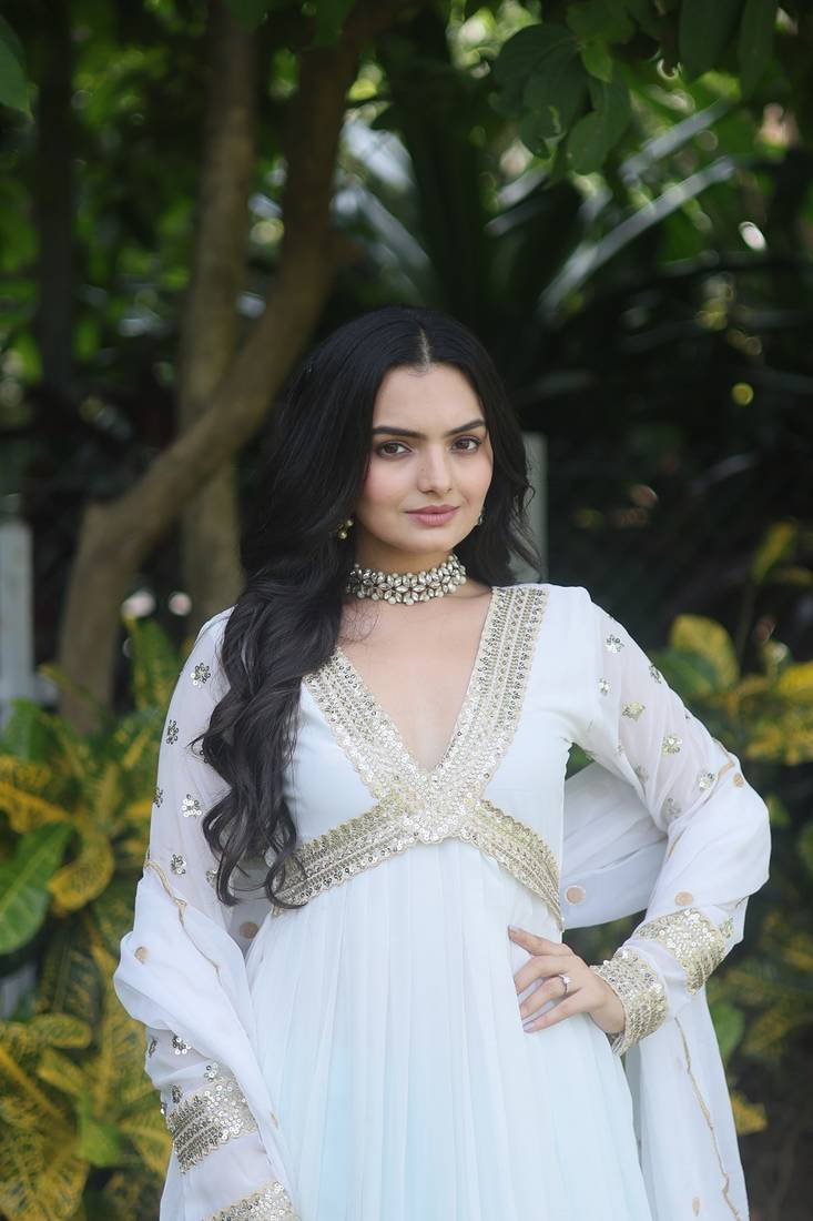 white alia cut dress Celebrate Onam in style with our white Alia cut kurta Dm to order!! In  frame : @shyambhavi_suresh @hazibysusmitha [onam kurta ,hand painted saree,  onam looks, onam grwm, explore, kerala saree] #fypage #explore #