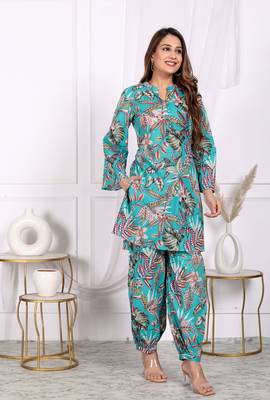 Womens fine cotton co-ord-set c-green with multi color motif top with pant 4