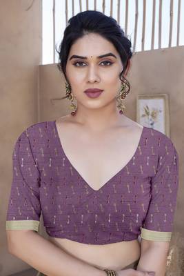 Dusty wine cotton blend floral foil print golden zari border saree with unstitched blouse piece 4