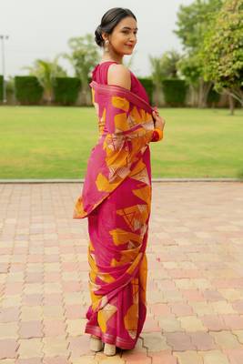 Pink Georgette Geometric Print Lace Border Saree With Unstitched Blouse Piece 2