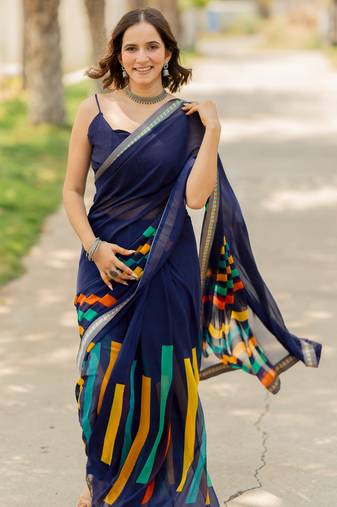Navy Blue Georgette Geometric Print Lace Border Saree With Unstitched Blouse Piece