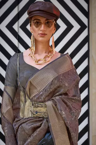 Chocolate Two Tone Organza Handloom Jacquard Woven Saree With Blouse