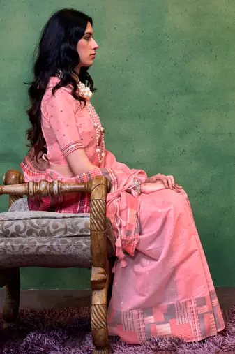 Pink Spun Cotton Jacquard Woven Saree With Blouse