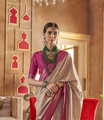 Beige silk blend Blend Patola Saree With Unstitched Blouse Piece 3