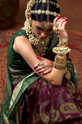 Rani silk blend Blend Woven Saree With Unstitched Blouse Piece